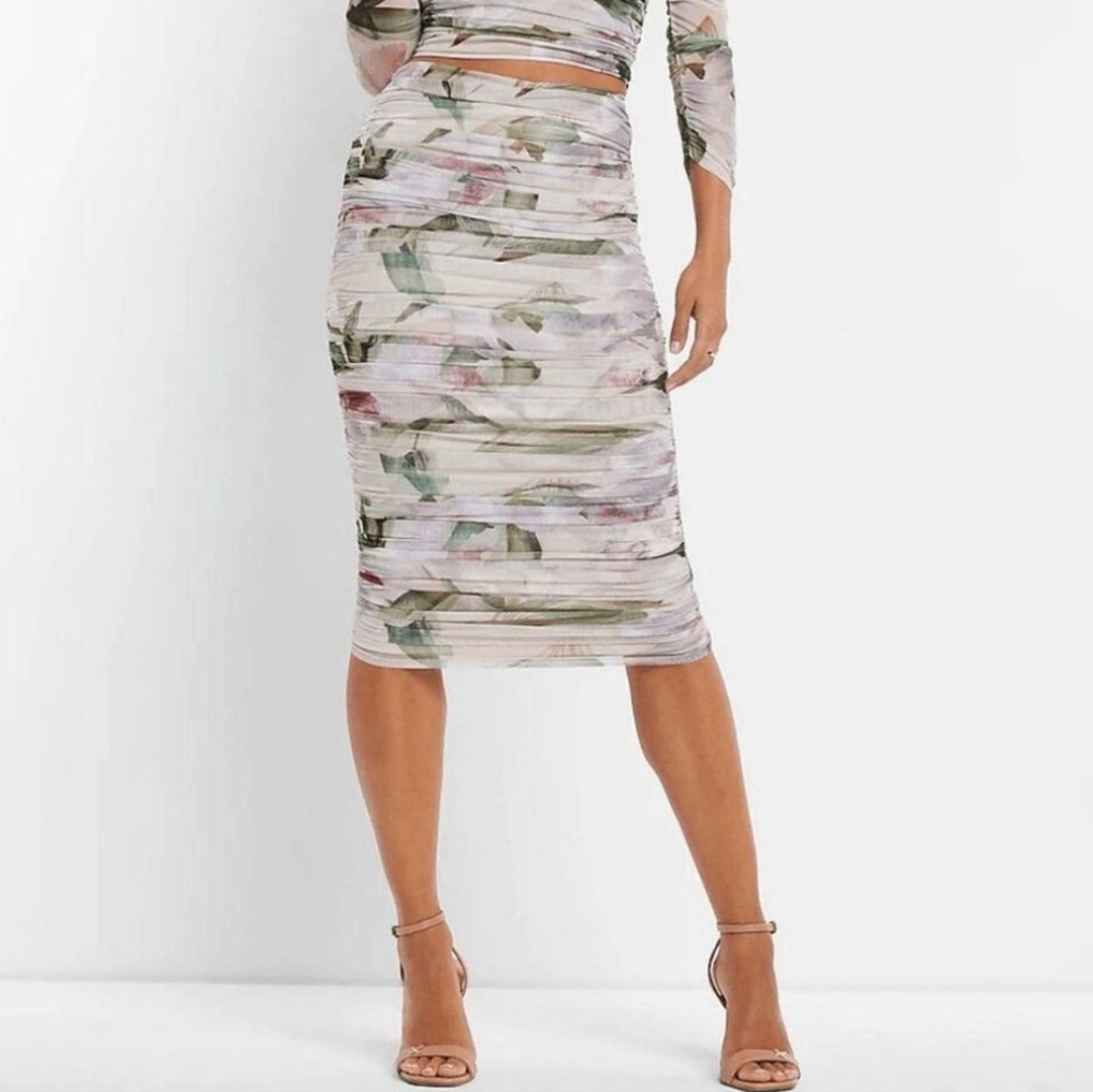 Express Ruched Pink Green Floral Mesh Lined Body Contour Skirt XXS NWT